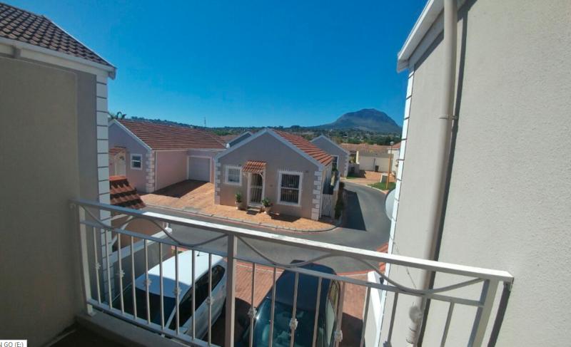 To Let 3 Bedroom Property for Rent in Somerset Ridge Western Cape